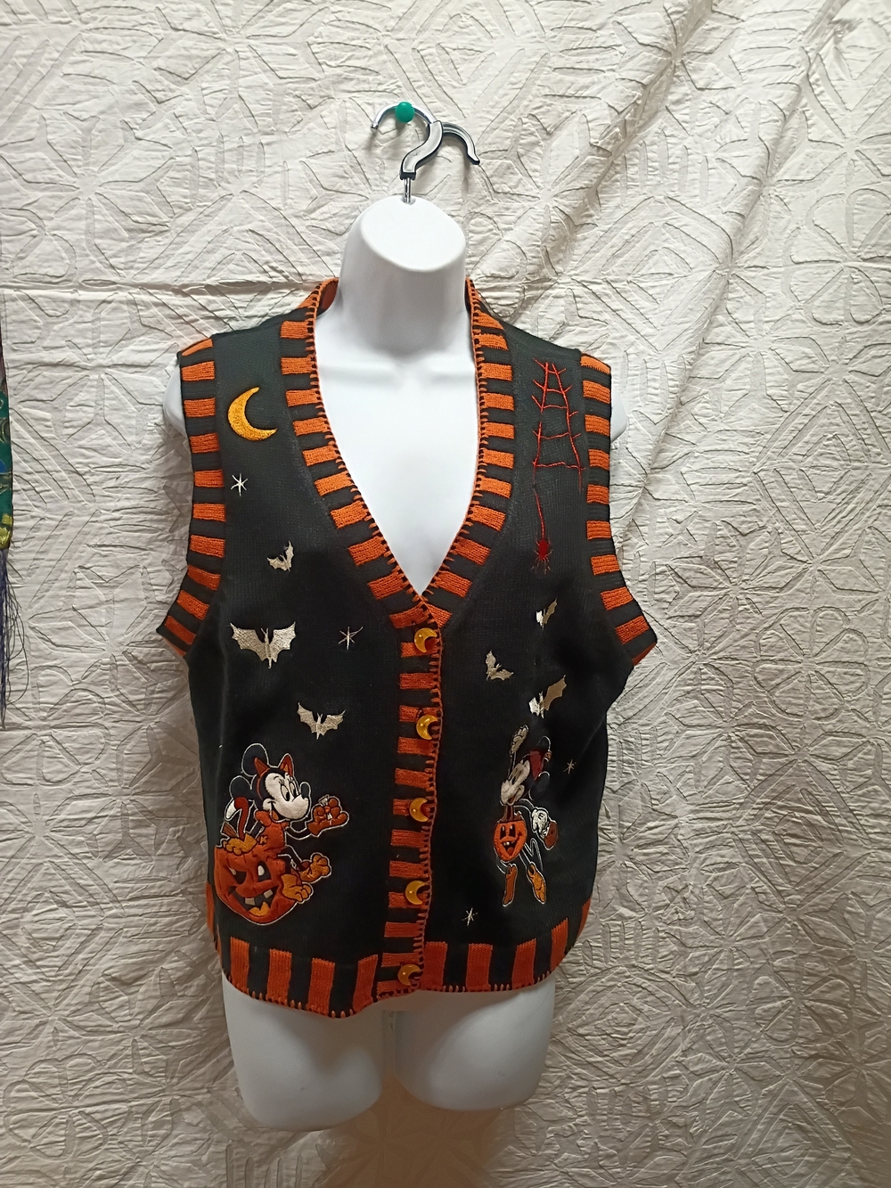 🆕 DISNEY Black & Orange Mickey Halloween Sweater Vest